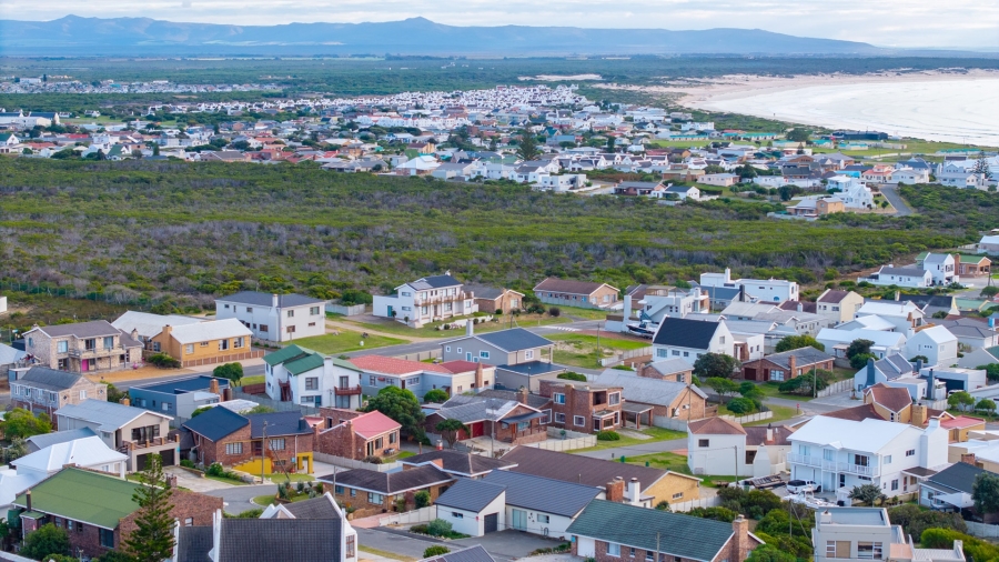 To Let 3 Bedroom Property for Rent in Struisbaai Western Cape